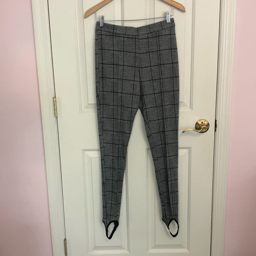 NWOT Romeo and Juliet Couture Stirrup Leggings